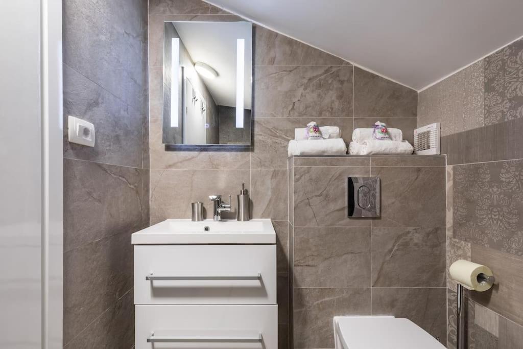 Elegant Residence Rooms & Apartments スプリト エクステリア 写真