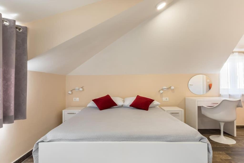 Elegant Residence Rooms & Apartments スプリト エクステリア 写真