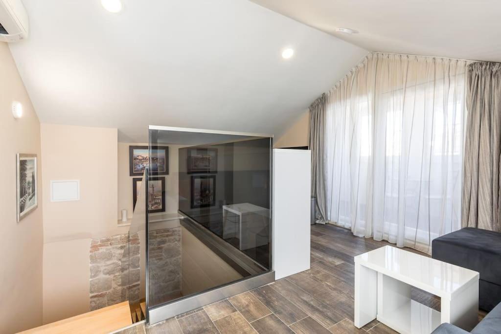 Elegant Residence Rooms & Apartments スプリト エクステリア 写真