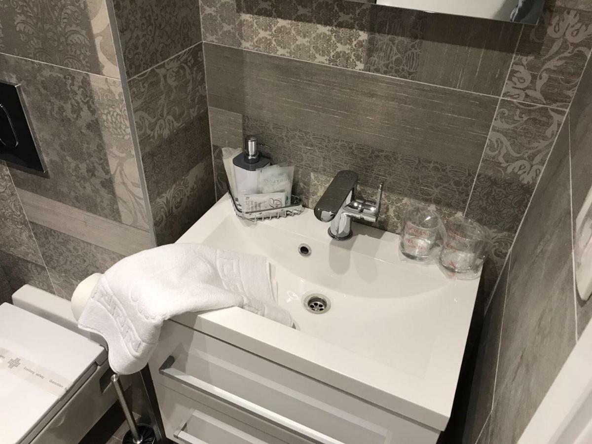 Elegant Residence Rooms & Apartments スプリト エクステリア 写真